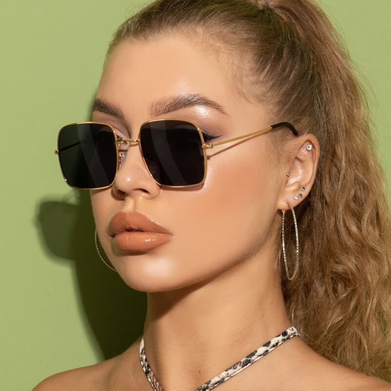 

Square Frame Sunglasses