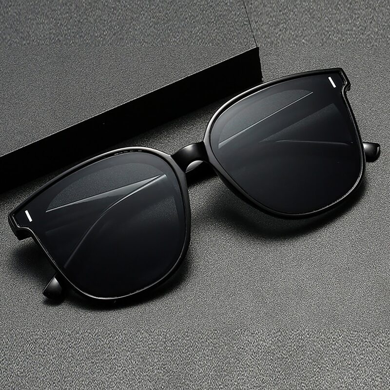 

Round Frame Sunglasses, Black