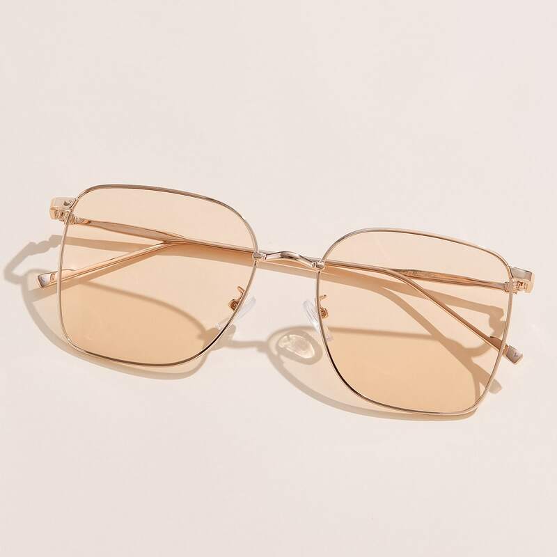 

Square Frame Tinted Lens Sunglasses