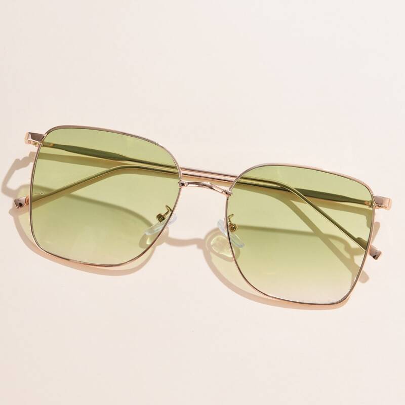 

Square Frame Tinted Lens Sunglasses