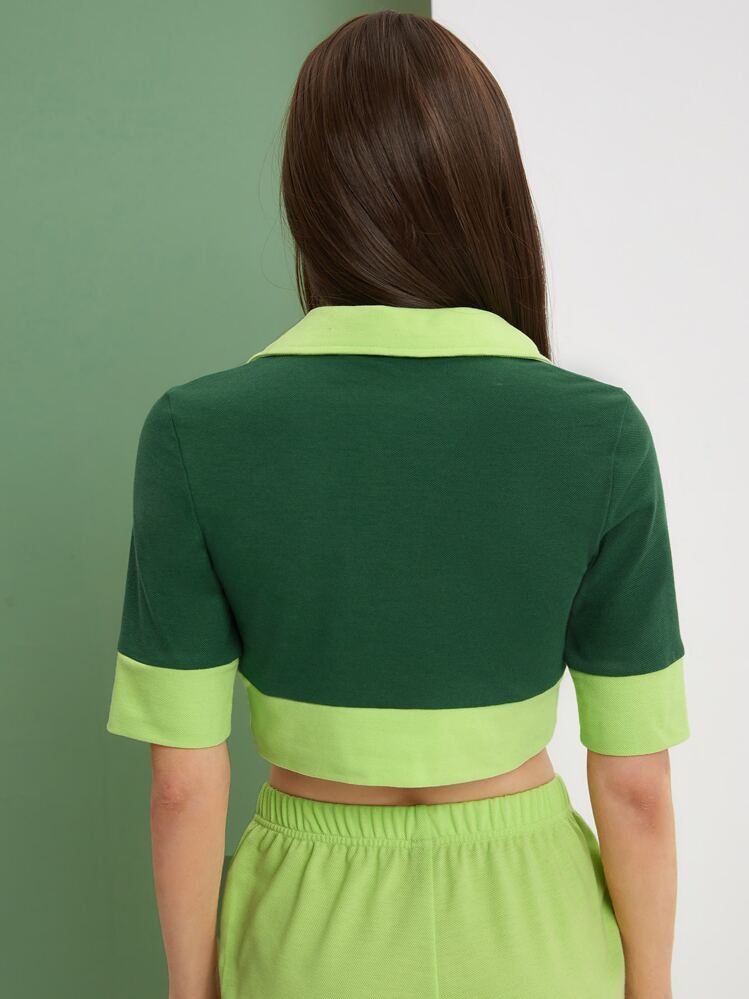 SHEIN EZwear Jersey corto de color combinado con botón - Verde - Añade 2