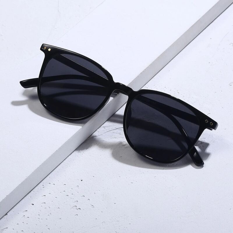 

Round Frame Sunglasses, Black