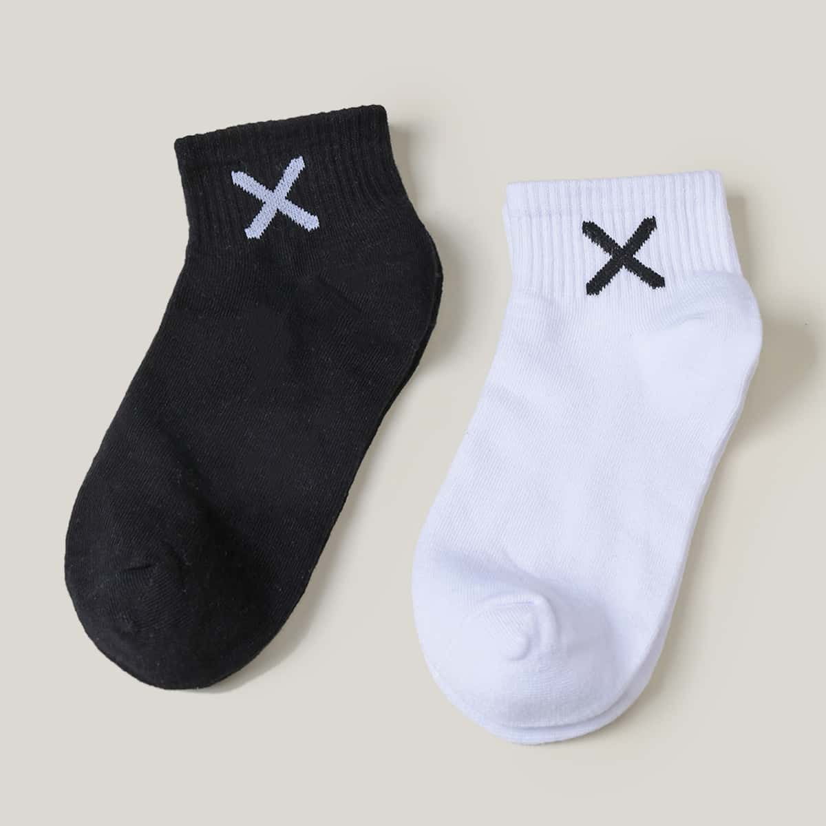

Guys 2pairs Graphic Ankle Socks, Black and white