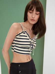 SHEIN Qutie Áo hai dây viền lá sen Thắt nơ trước Sọc Giải trí - Màu be - Xem 3