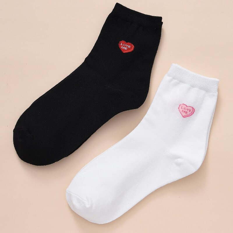 

2pairs Guys Heart Print Socks, Black and white