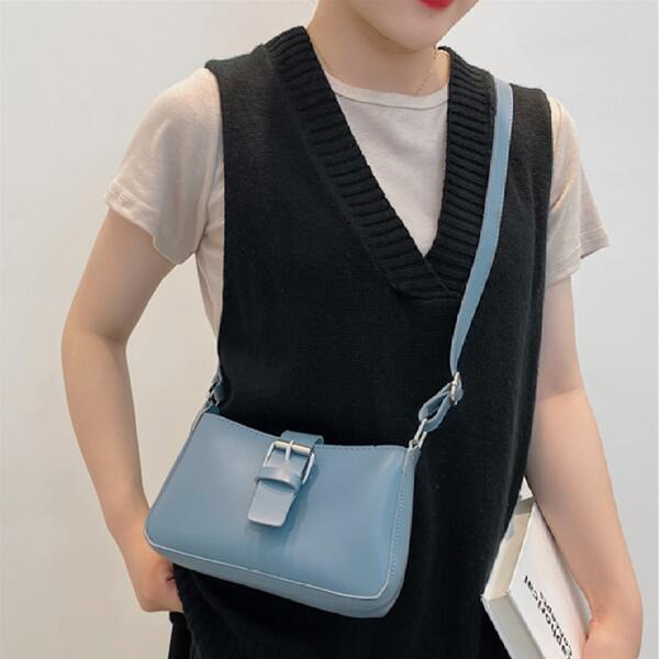 

Solid Buckle Crossbody Bag, Blue