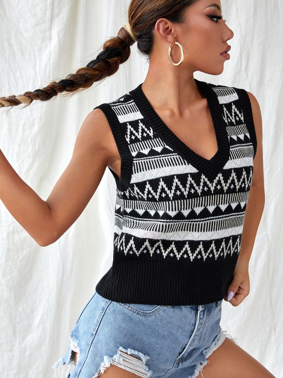 Geo Print Crop Sweater Vest