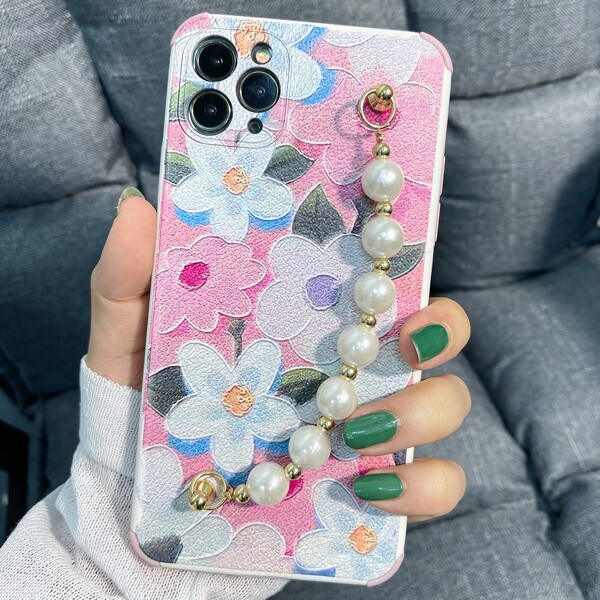 

Flower Print Phone Case With Faux Pearl Hand Strap, Pink