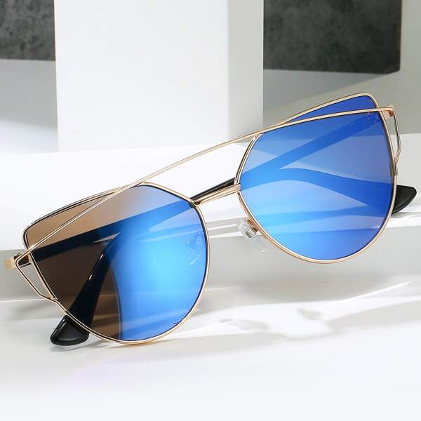 

Tinted Lens Metal Frame Sunglasses