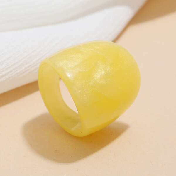 

Simple Resin Ring, Yellow