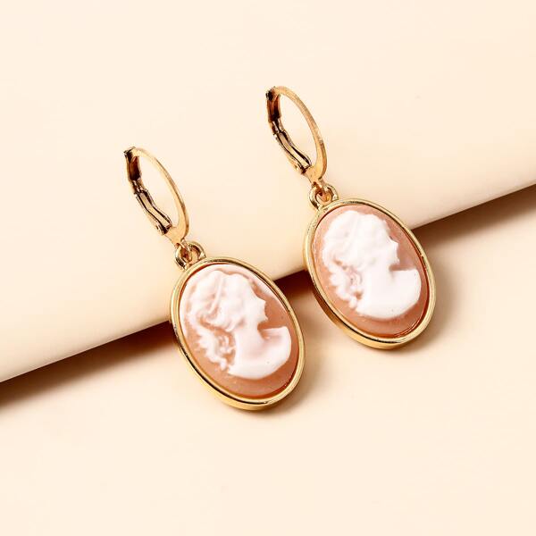 

Figure Graphic Oval Drop Earrings, Pink