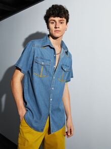 Manfinity 男士前紐扣翻蓋口袋牛仔襯衫 - 中等水洗藍 - 查看 1