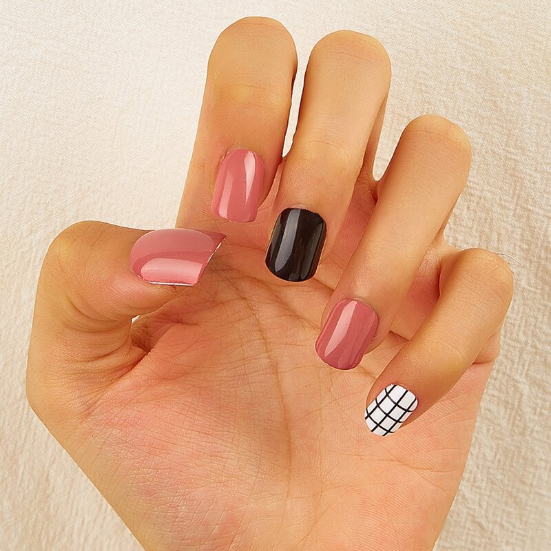 

24pcs Plaid Fake Nail & 1sheet Tape, Multicolor