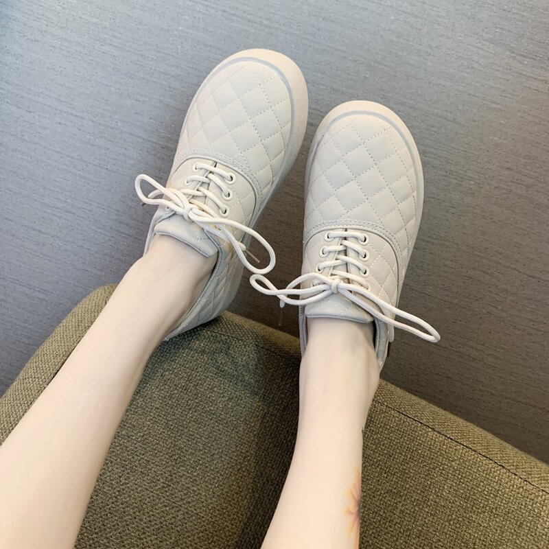 

Lace Up Front Quilted Skate Shoes, White