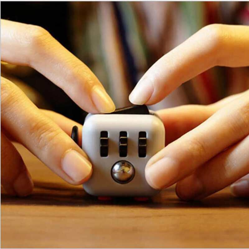 

1pc Random Stress Relief Rubiks Cube, Multicolor