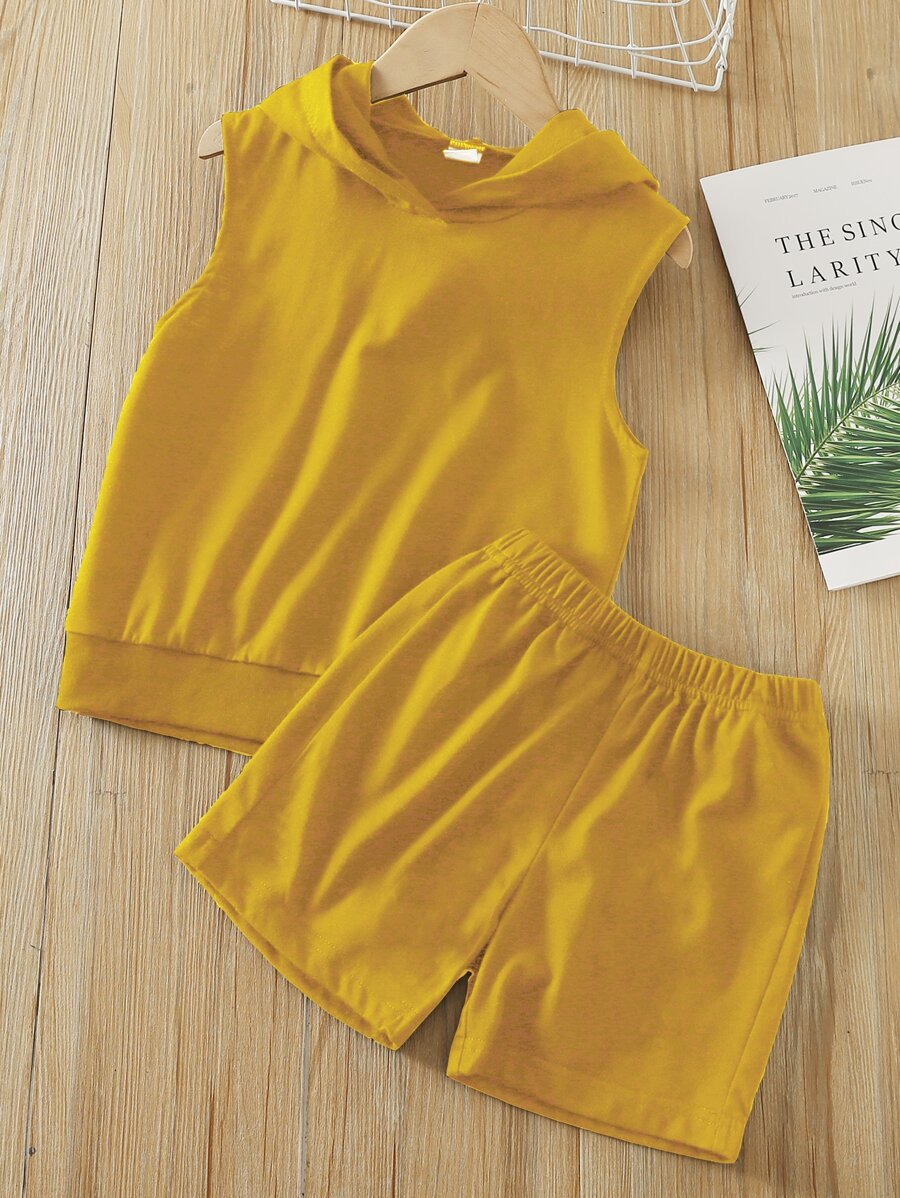 小男童素色連帽背心上衣帶短褲