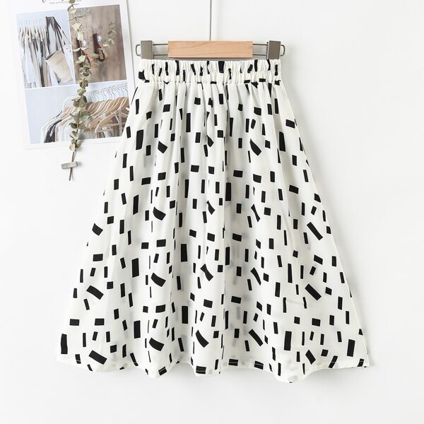 

Girls All Over Geo Print Pleated Skirt, Black and white