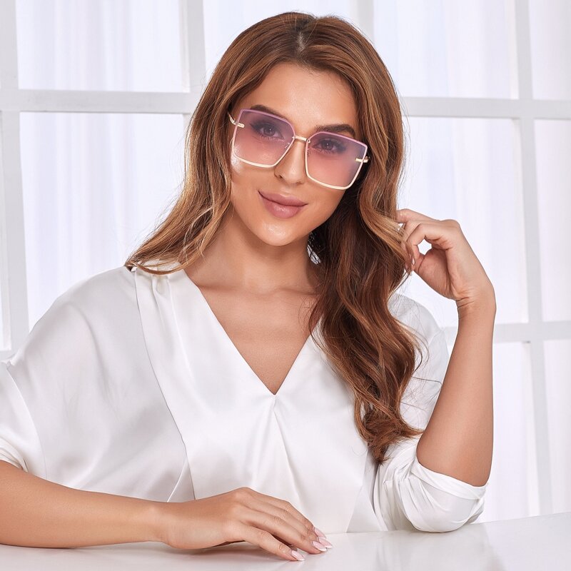 

Square Frame Sunglasses