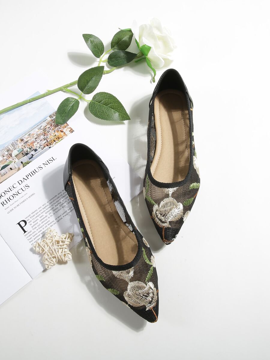 花卉刺繡尖頭芭蕾平底鞋 - 黑色 - 查看 1