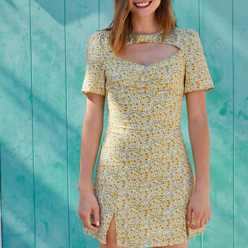 

Ditsy Floral Cutout Front Split Hem Dress, Multicolor