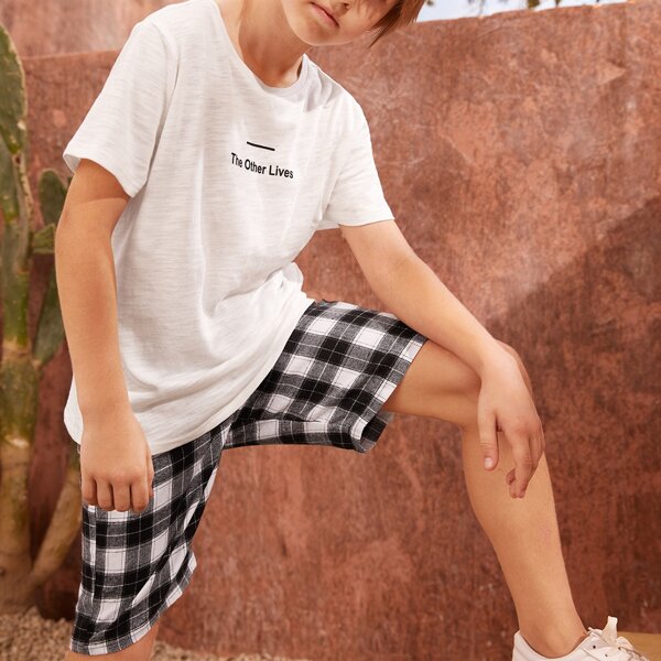 

Boys Letter Graphic Top & Plaid Shorts Set, Black and white