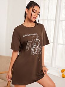 SHEIN 字母任務圖案T恤連衣裙 - 咖啡棕 - 查看 1