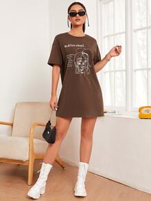 SHEIN 字母任務圖案T恤連衣裙 - 咖啡棕 - 查看 3