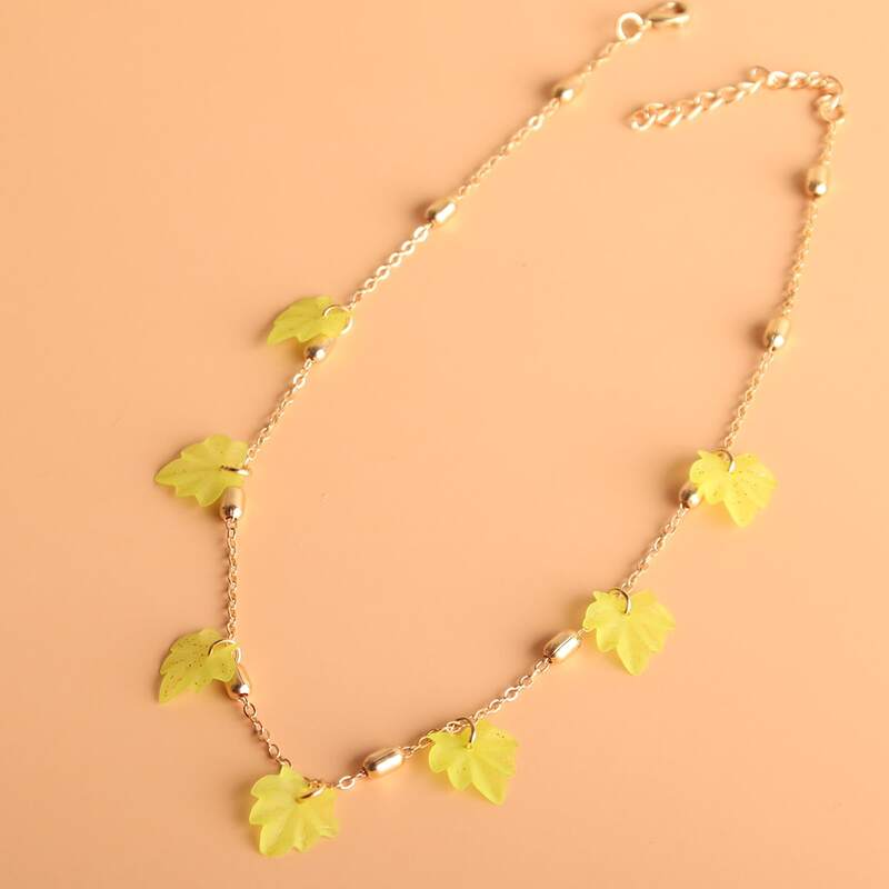 

Leaf Decor Necklace, Green