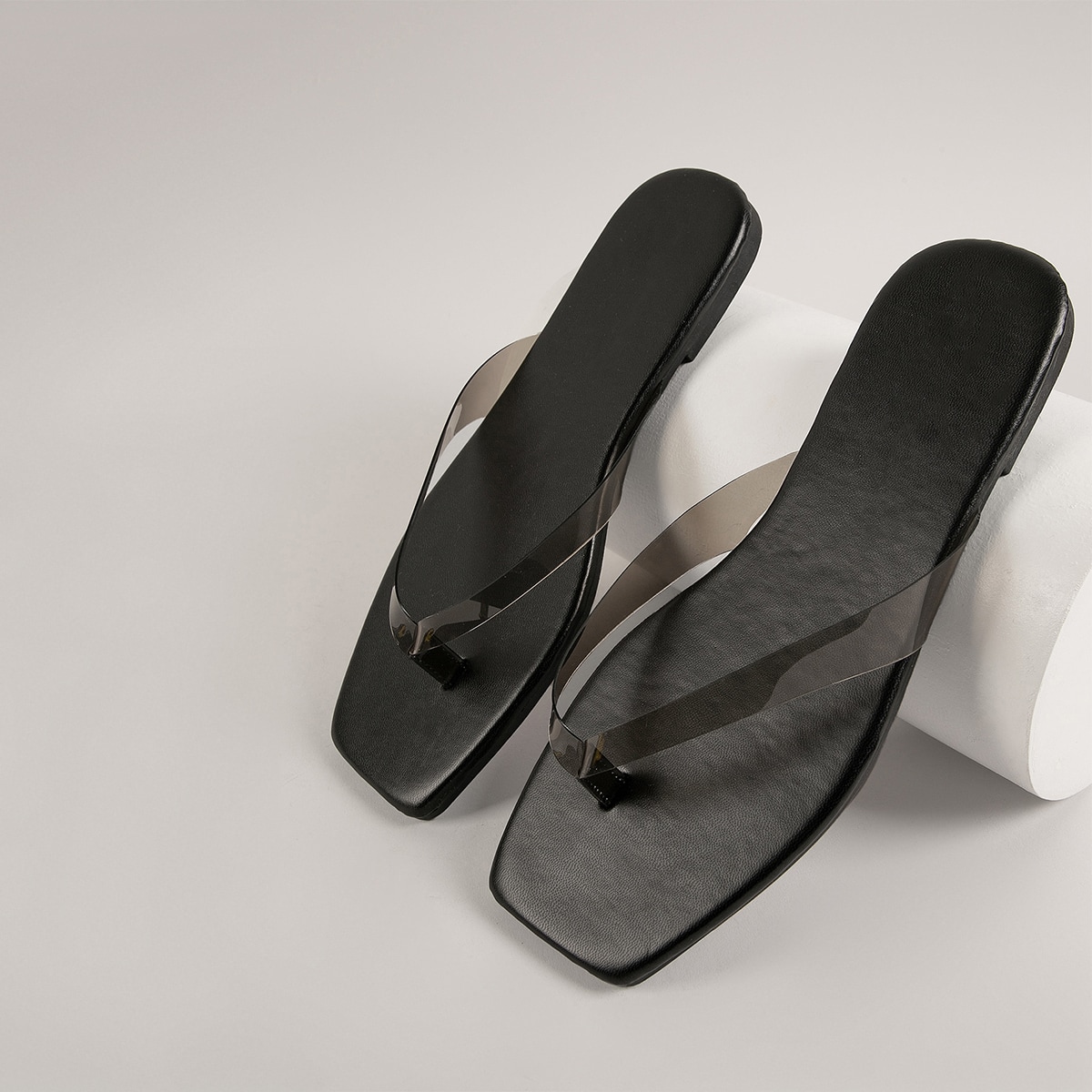 Вьетнамки с квадратным носком из искусственной кожи