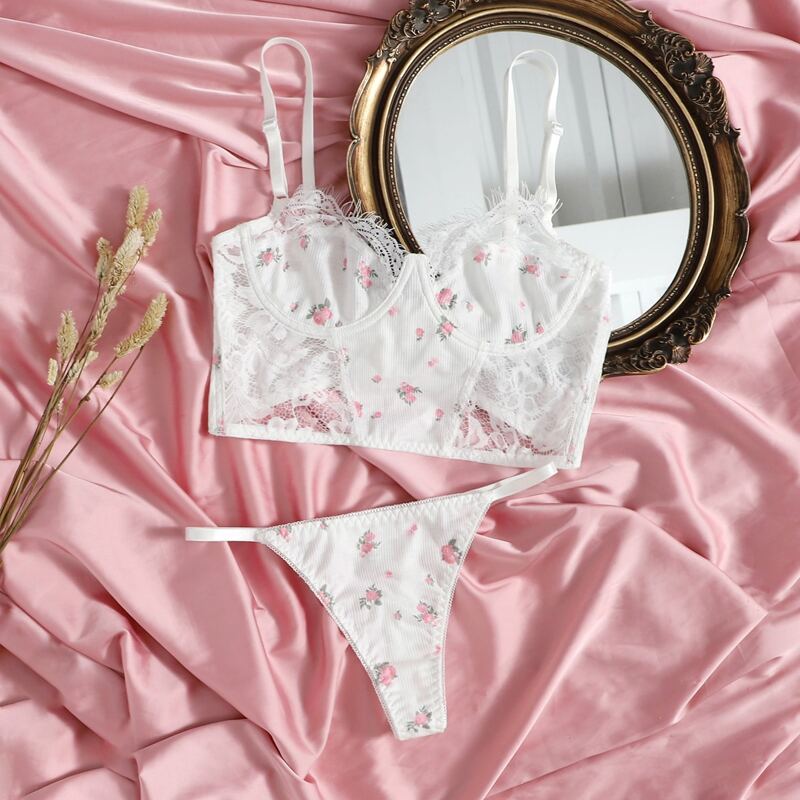 

Floral Print Contrast Lace Underwire Lingerie Set, White