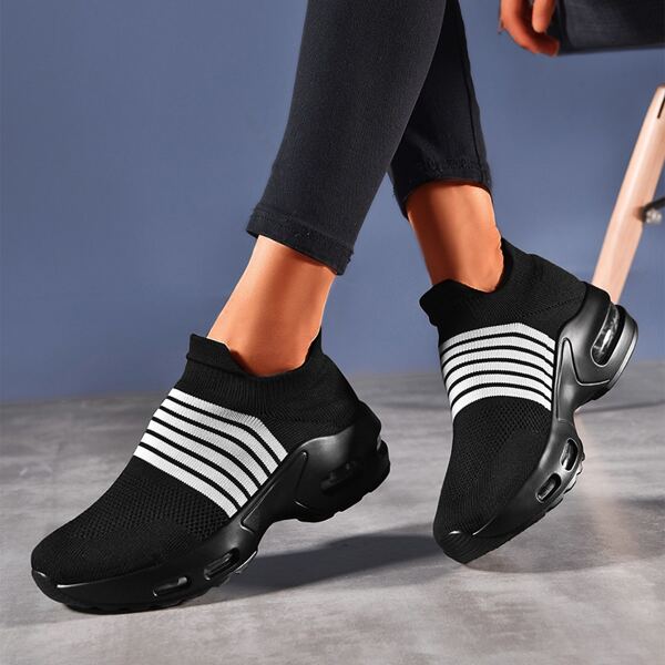 

Striped Pattern Knit Chunky Sneakers, Black and white