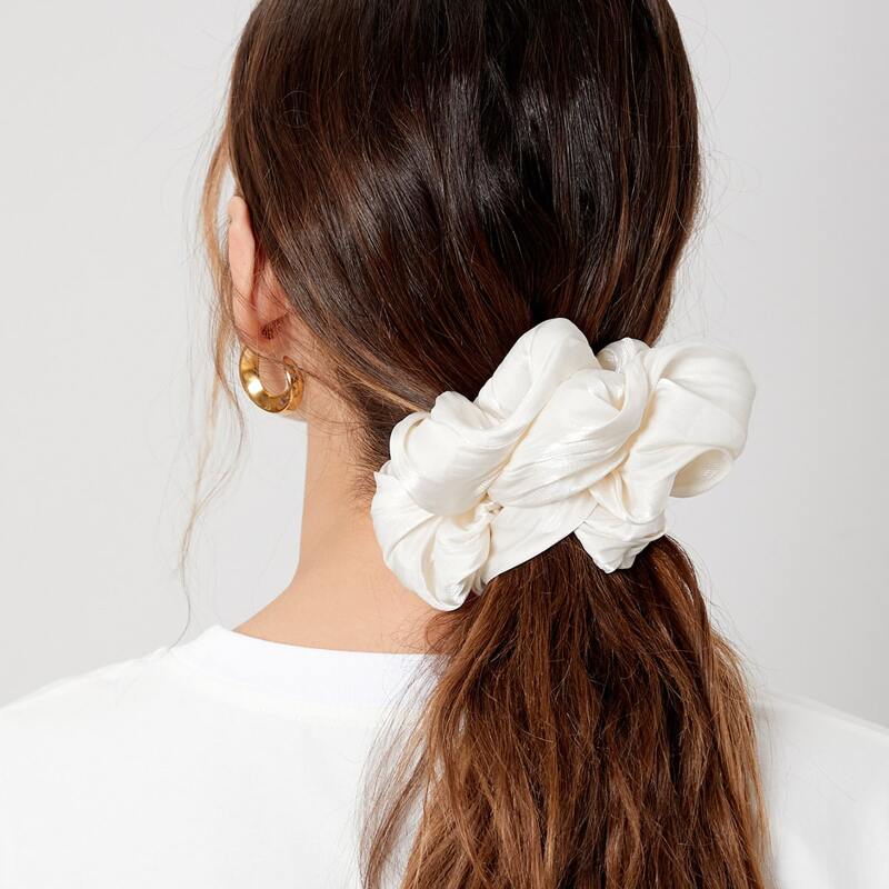 

MINIMALIST SOLID SCRUNCHIE, Beige