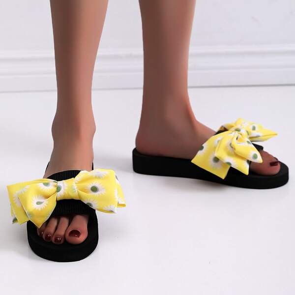 

Floral Graphic Bow Decor Slides, Yellow