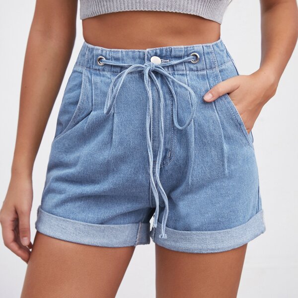

Drawstring Waist Slant Pocket Cuffed Hem Denim Shorts, Light wash