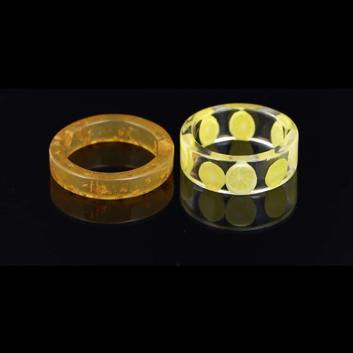 

2pcs Fruit Graphic Ring, Multicolor