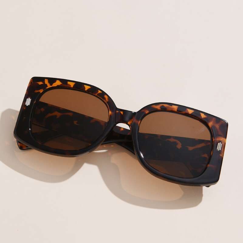 

Studded Decor Sunglasses