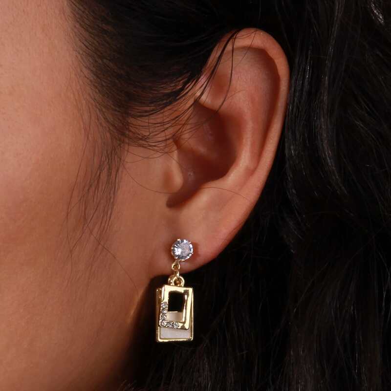 

Hollow Out Geo Drop Earrings, Gold