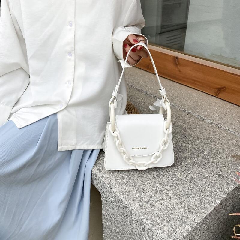 

Chain Decor Flap Shoulder Bag, White