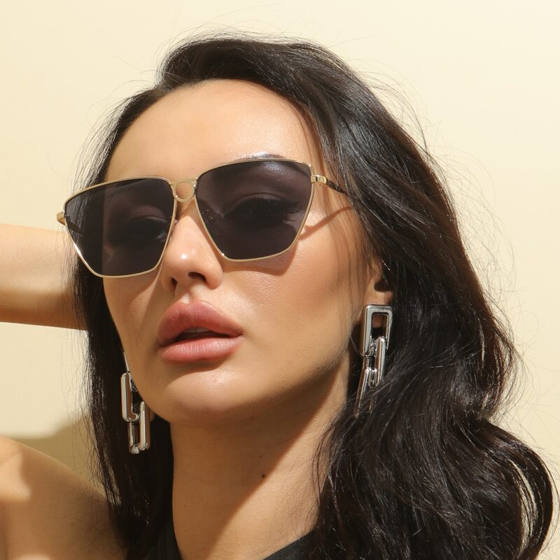 

Metal Frame Sunglasses