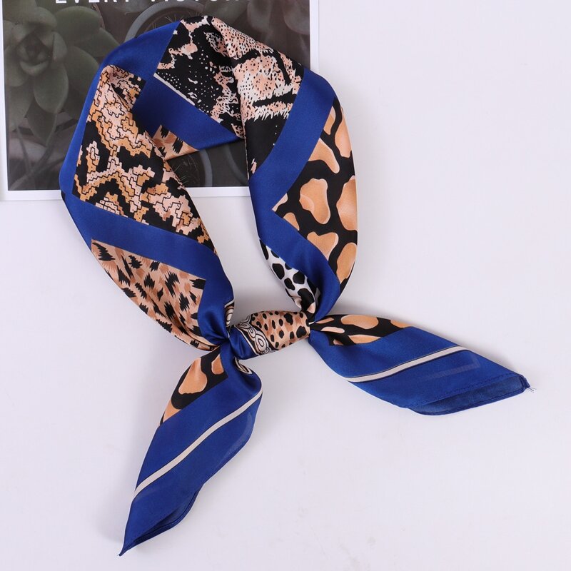 

Leopard Graphic Scarf, Multicolor