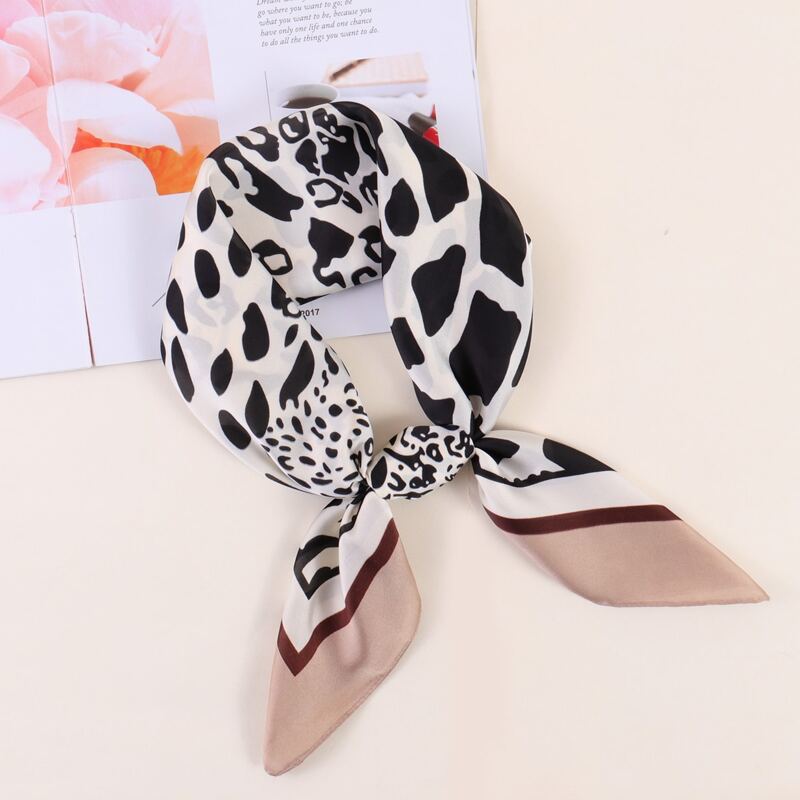 

Leopard Pattern Bandana, Multicolor