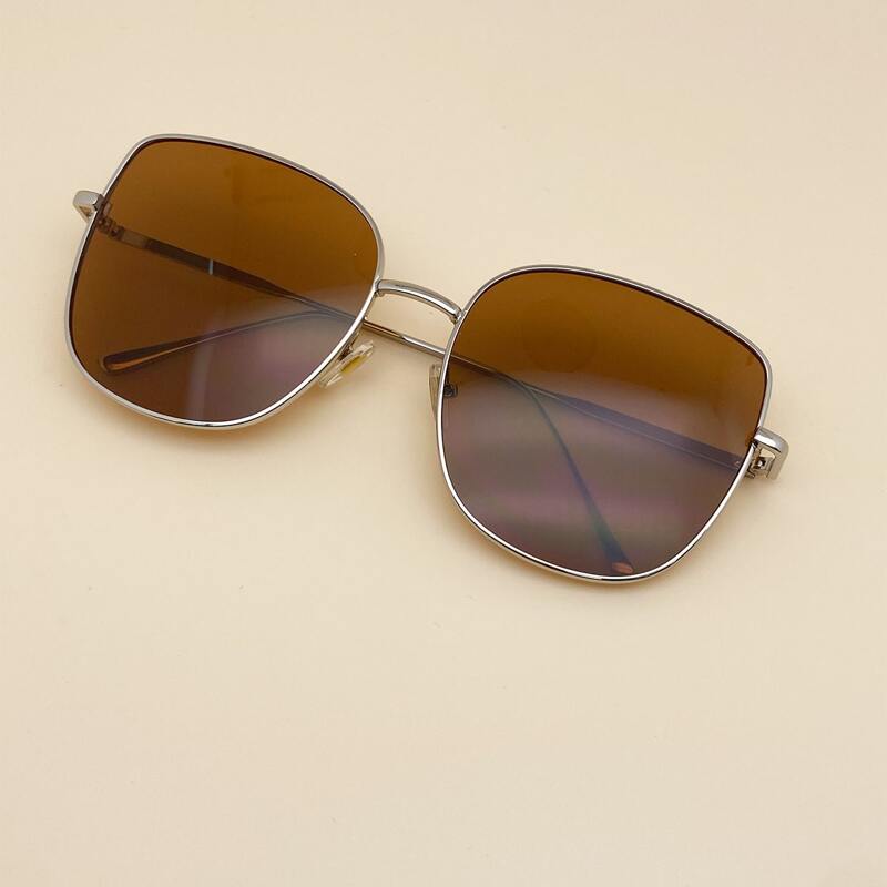 

Square Frame Sunglasses