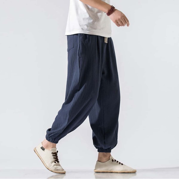 

Men Solid Carrot Pants, Navy blue