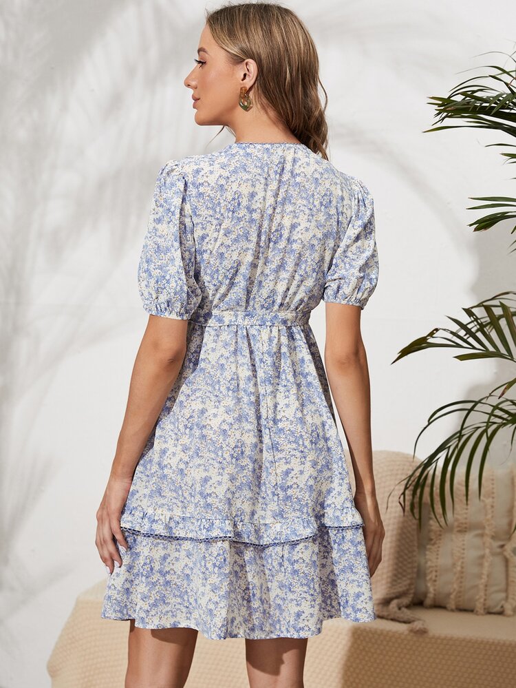 SHEIN Vestidos premamá Cinta Encaje en contraste Volante rígido Capas relajadas Envolvente floral de margarita Bohemio - Azul - Añade 4