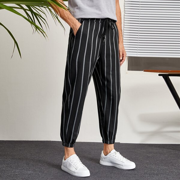 

Men Striped Drawstring Waist Slant Pockets Pants, Black