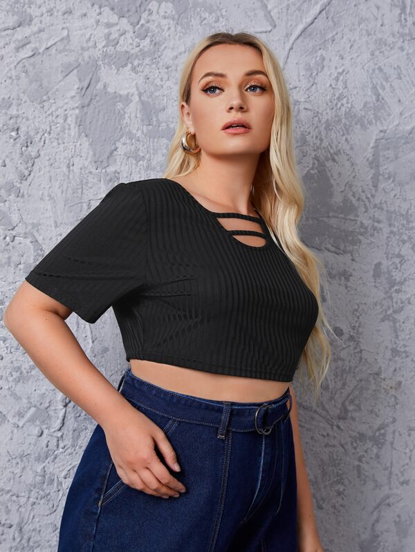 T-shirt court unicolore creux manches courtes