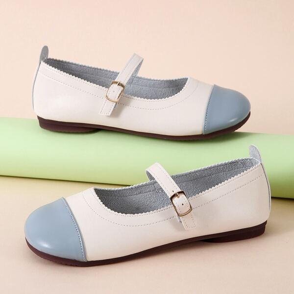 

Cap Toe Mary Jane Flats, White