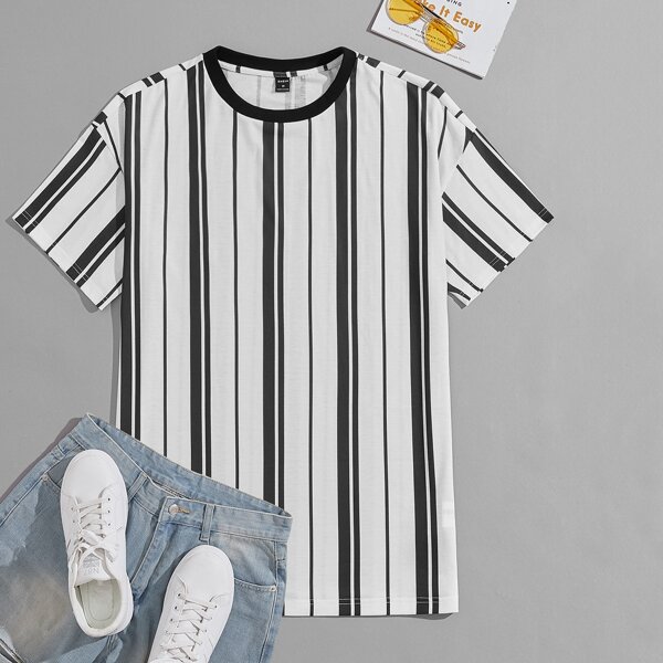 

Men Vertical Striped Drop Shoulder Tee, Black and white