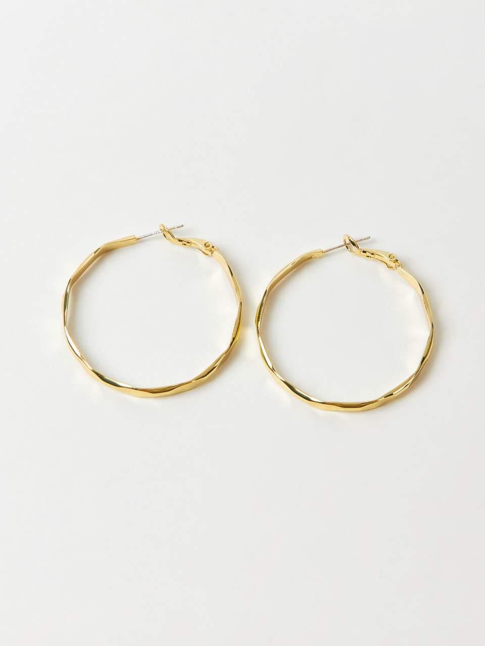 MINIMALIST SOLID HOOP EARRINGS