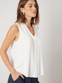 MOTF SOLID NOTCH NECK BUTTON PLACKET SLEEVELESS BLOUSE